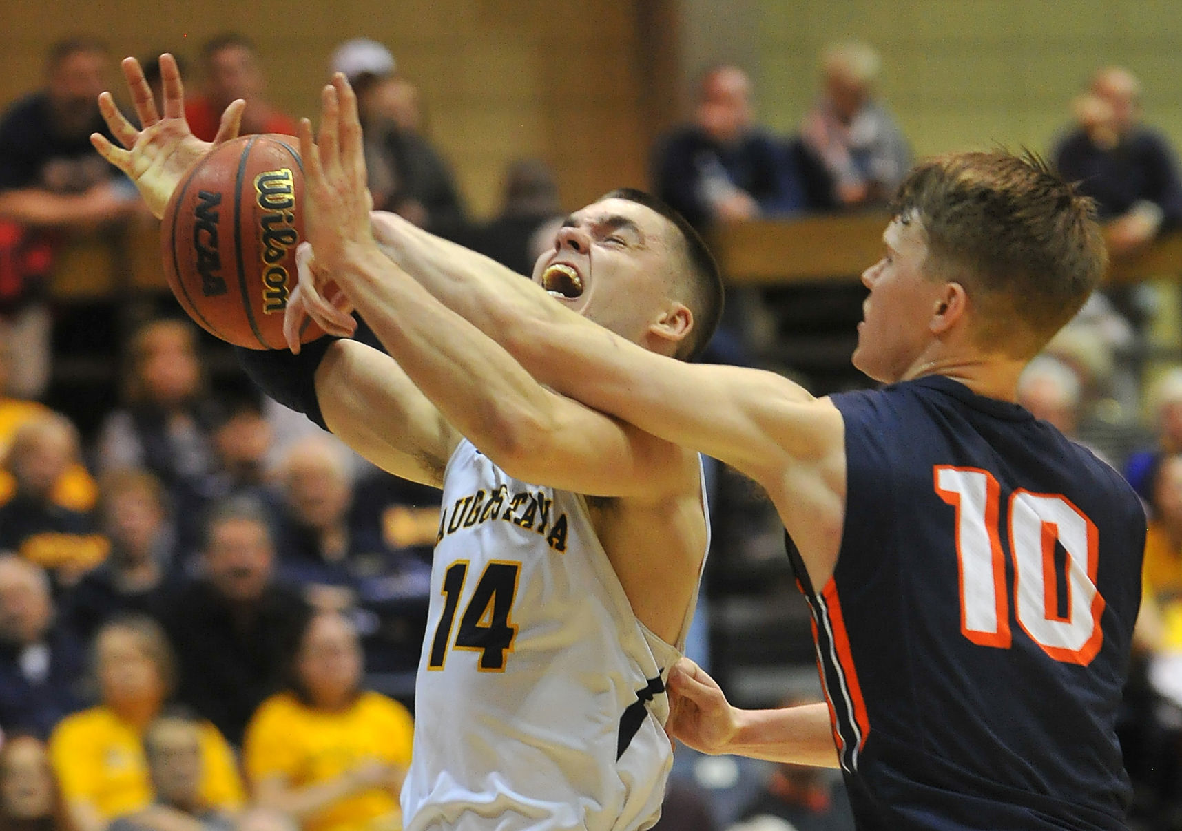Augustana vs Wheaton in sectional semifinal